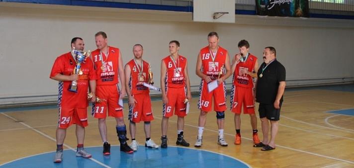Мэр Волгограда и его баскетбольная команда выиграли турнир в Сухуме.